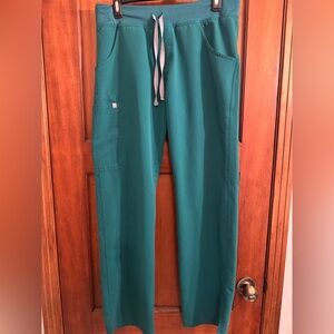 Hunter green Kade cargo Fig scrubs